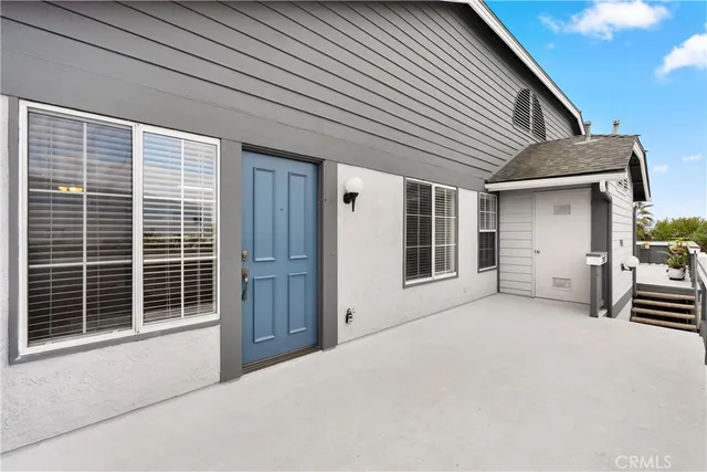 $2,600 | 18312 Parkview Lane, Unit 202, Huntington Beach, CA 92648