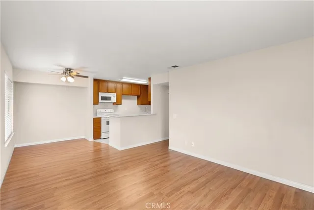 $2,600 | 18312 Parkview Lane, Unit 202, Huntington Beach, CA 92648