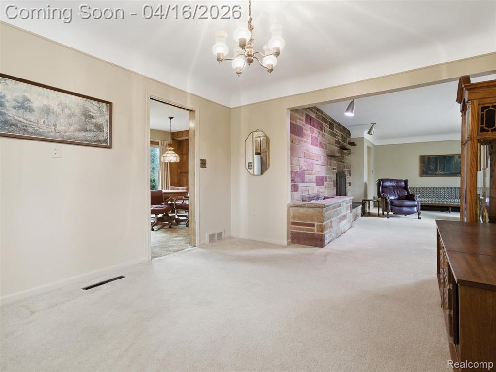192 Booth Road Troy, MI 48085 - Photo 12 of 37
