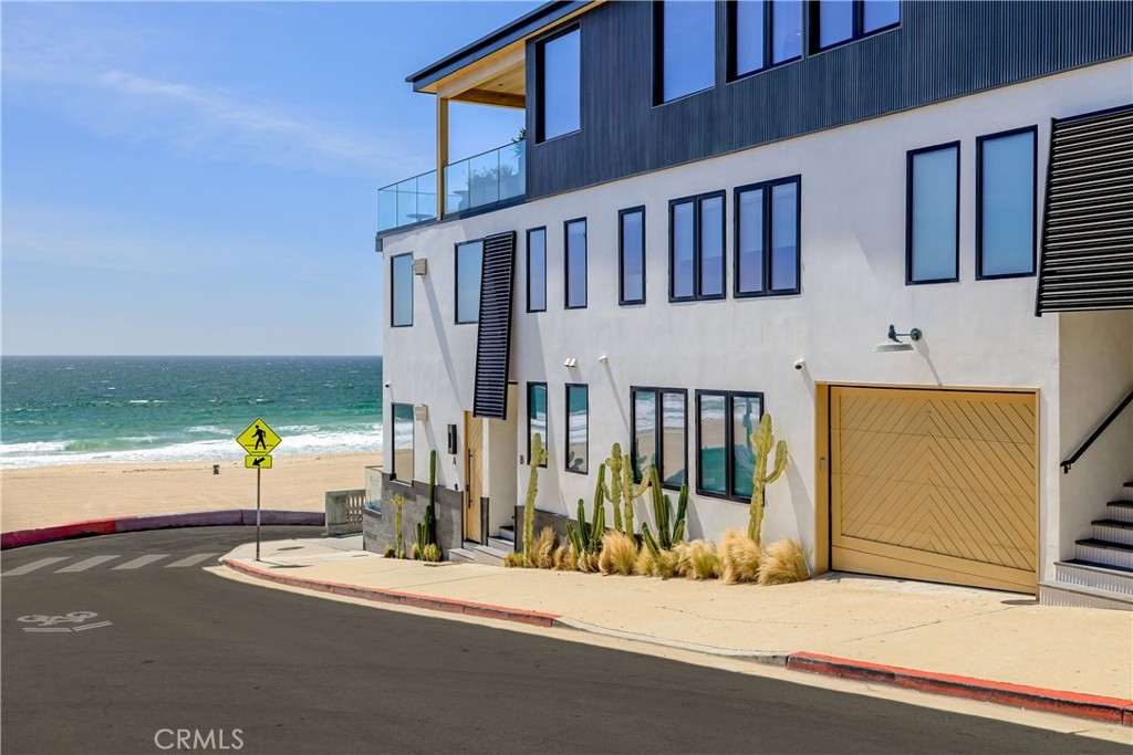 2200 The Strand, Unit B Manhattan Beach, CA 90266 - Photo 2 of 35