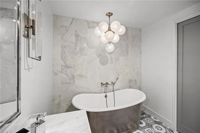 $22,000 | 2200 The Strand, Unit B, Manhattan Beach, CA 90266