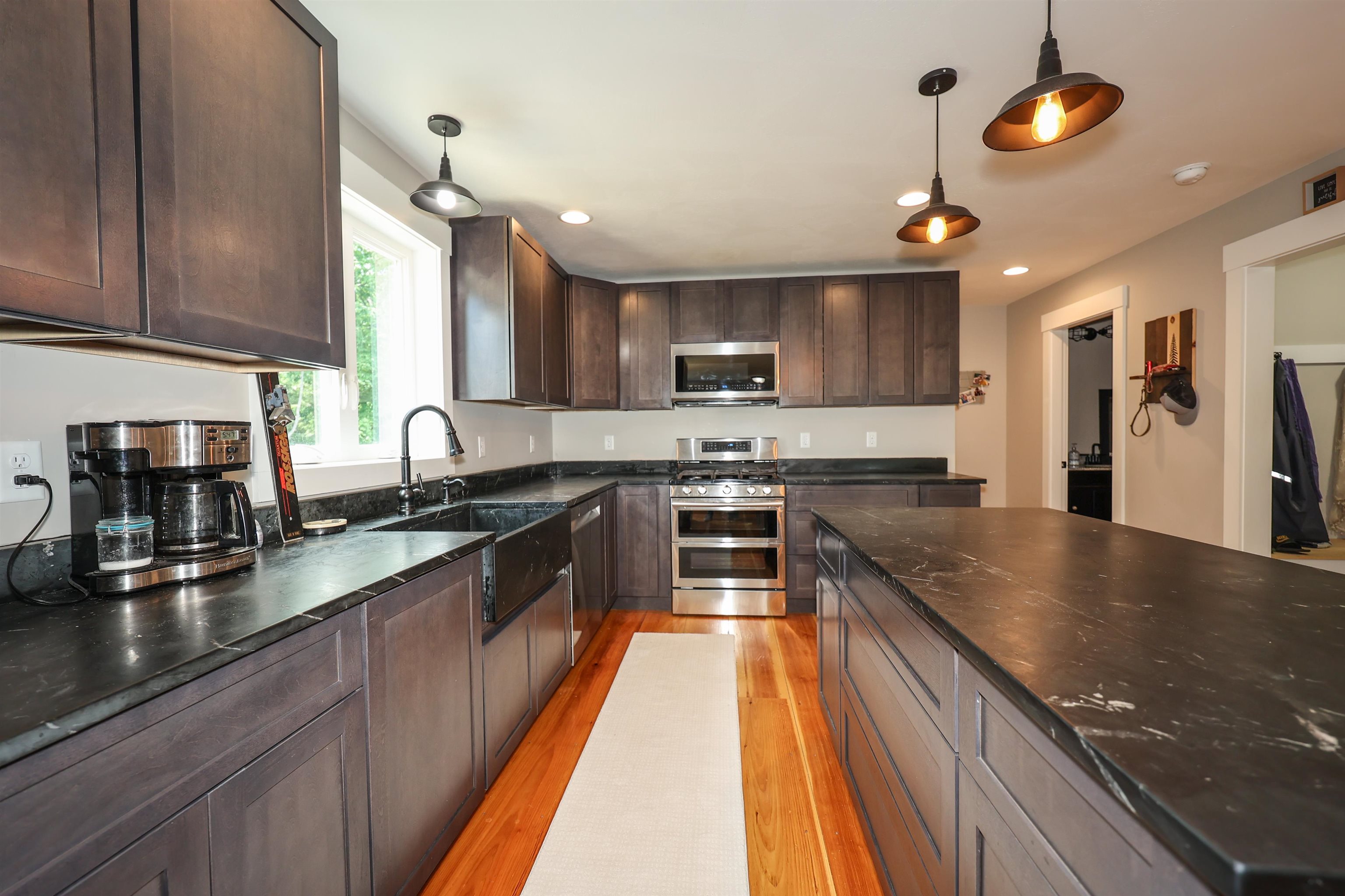 34 Rustic Lane New Boston, NH 03070 - Photo 1 of 40