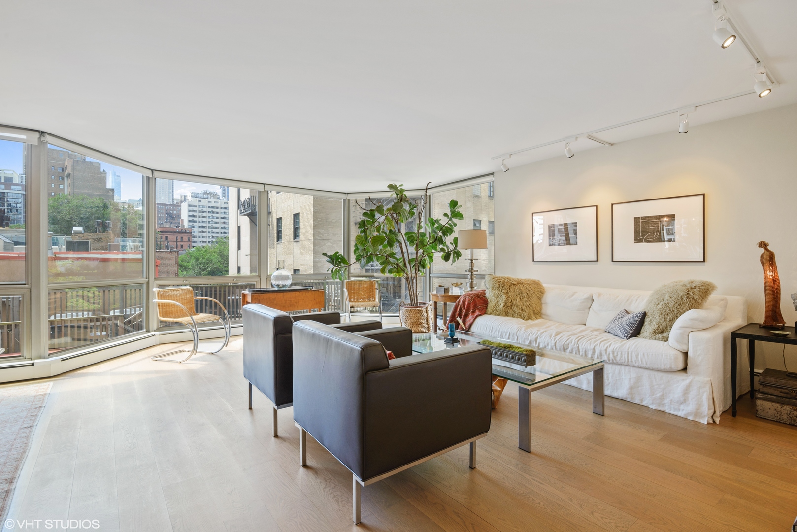 1310 North Ritchie Court, Unit 5B Chicago, IL 60610 - Photo 3 of 19