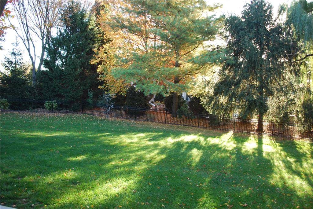 12341 Wayside Road Indianapolis, IN 46256 - Photo 21 of 24 Gallery Image 21