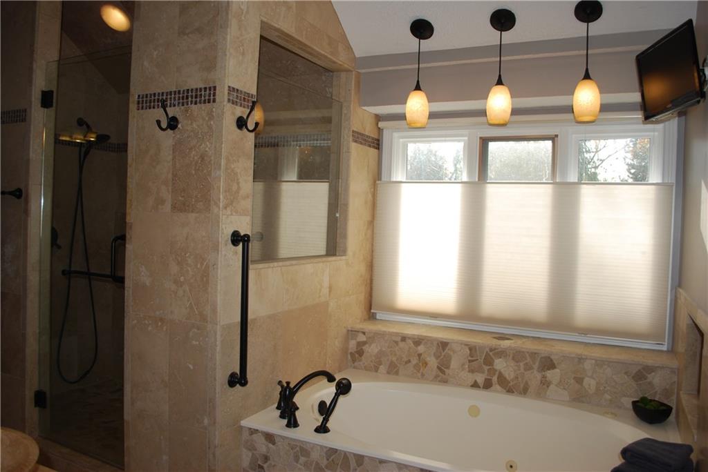 12341 Wayside Road Indianapolis, IN 46256 - Photo 10 of 24 Gallery Image 10