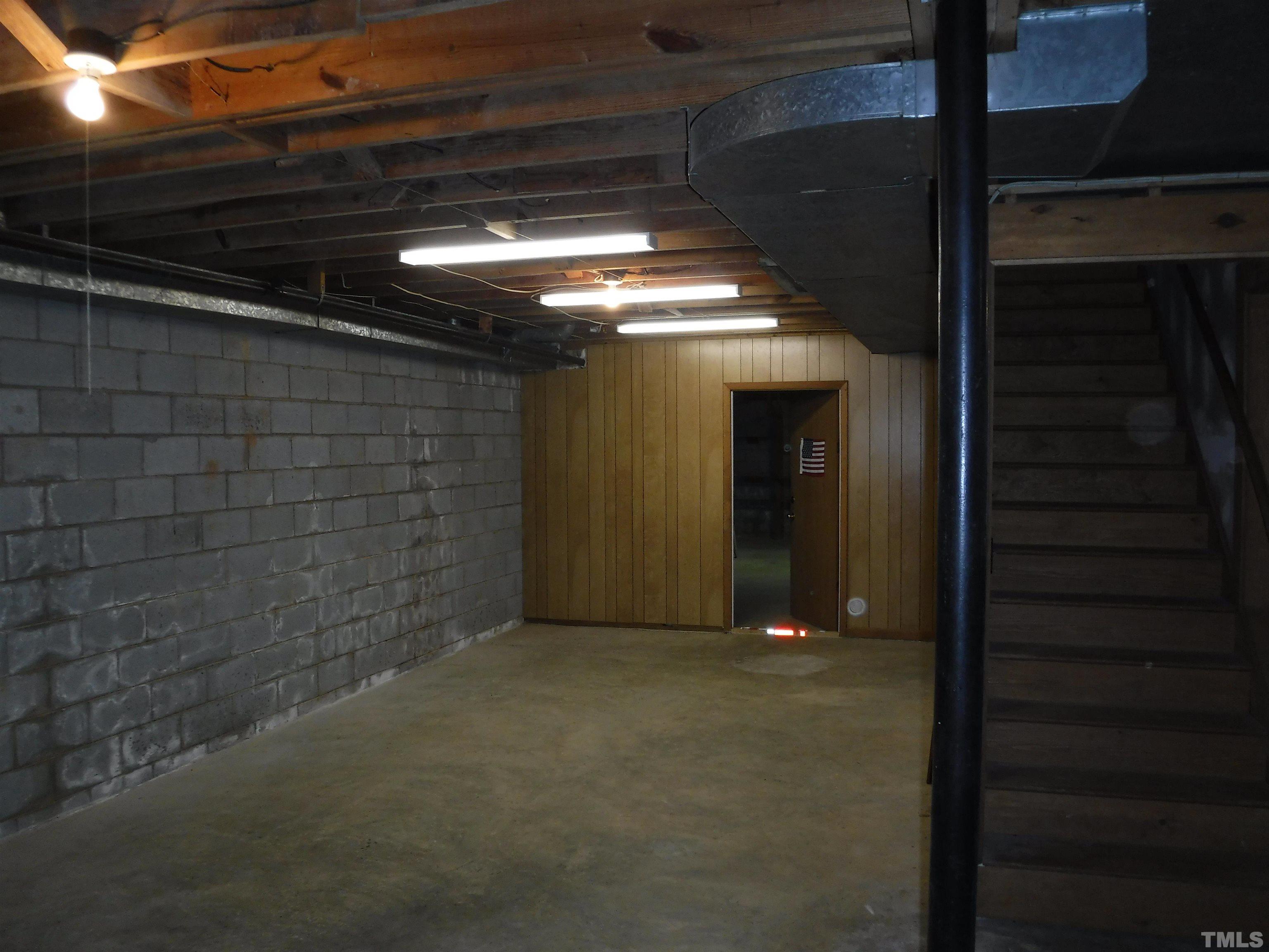 1008 Deerfield Road Raleigh, NC 27609 - Photo 17 of 18