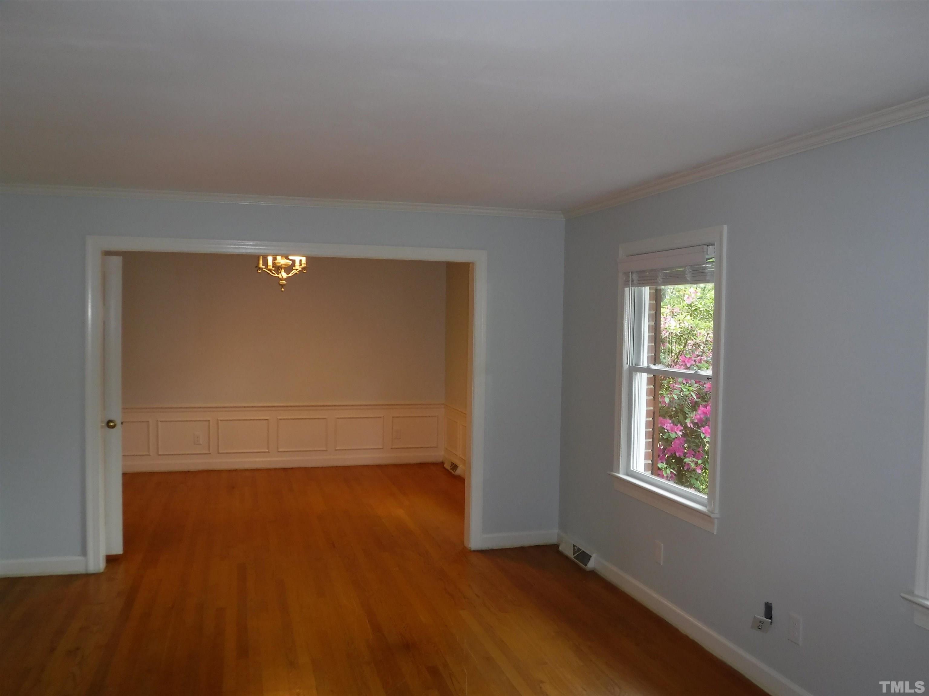 1008 Deerfield Road Raleigh, NC 27609 - Photo 6 of 18 an empty room with window