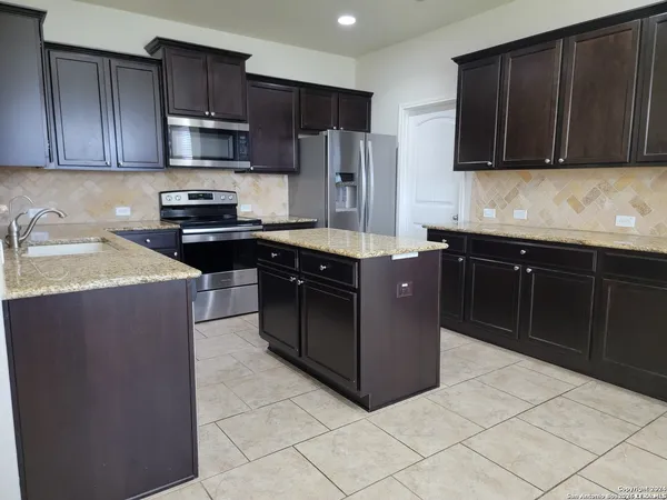 $2,495 | 13524 Ashmont Terrace, Live Oak, TX 78233