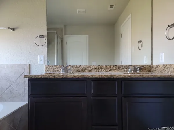 $2,495 | 13524 Ashmont Terrace, Live Oak, TX 78233