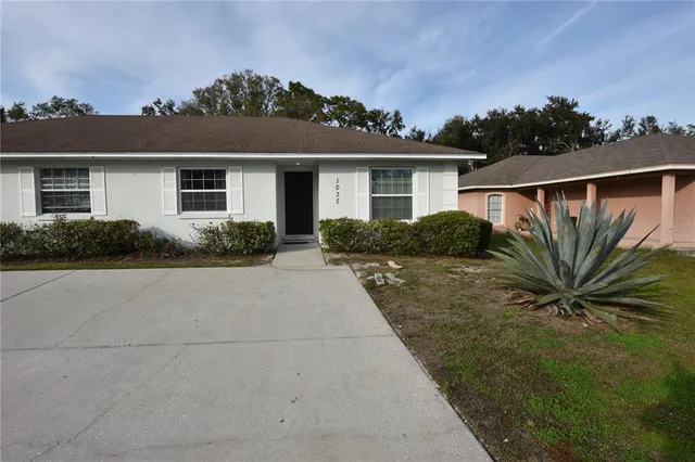 $1,400 | 1035 Fox Lake Drive, Lakeland, FL 33809