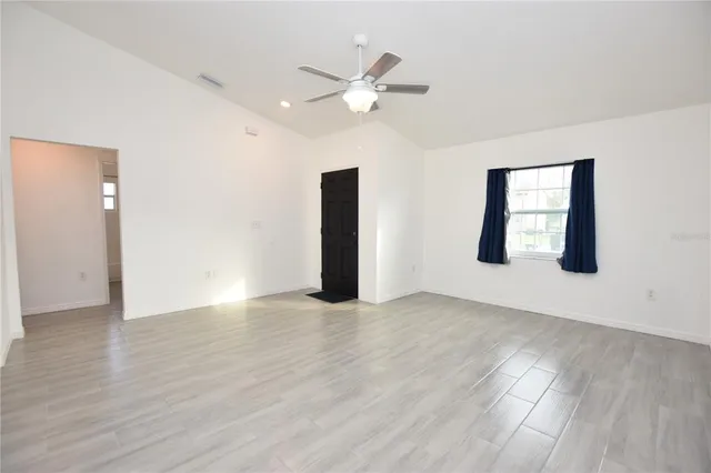 $1,400 | 1035 Fox Lake Drive, Lakeland, FL 33809