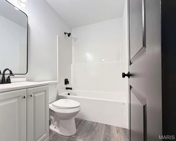 $362,000 | 416 Yorktown Drive, De Soto, MO 63020