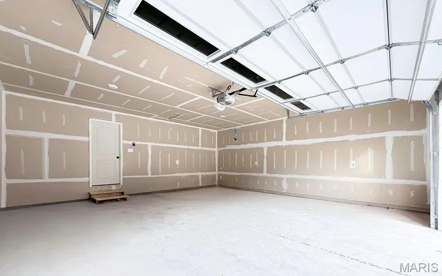 $362,000 | 416 Yorktown Drive, De Soto, MO 63020