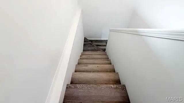 $362,000 | 416 Yorktown Drive, De Soto, MO 63020