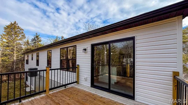 $362,000 | 416 Yorktown Drive, De Soto, MO 63020