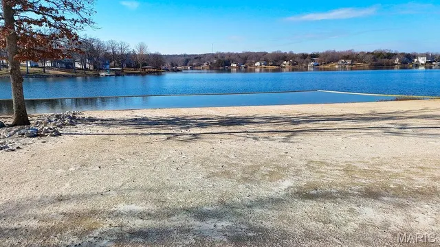 $362,000 | 416 Yorktown Drive, De Soto, MO 63020