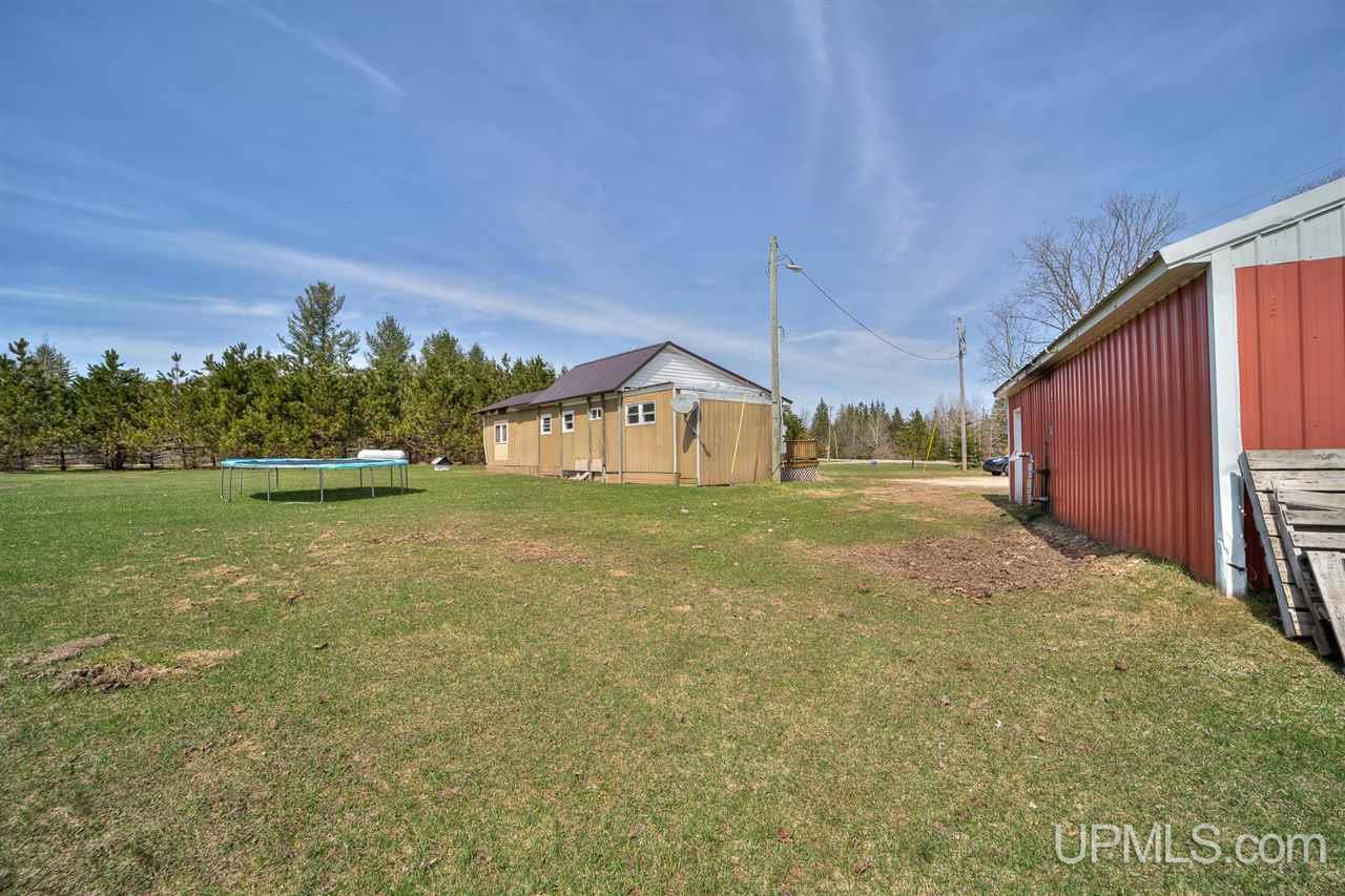 2389 River Road Gulliver, MI 49840 - Photo 10 of 22 Gallery Image 10