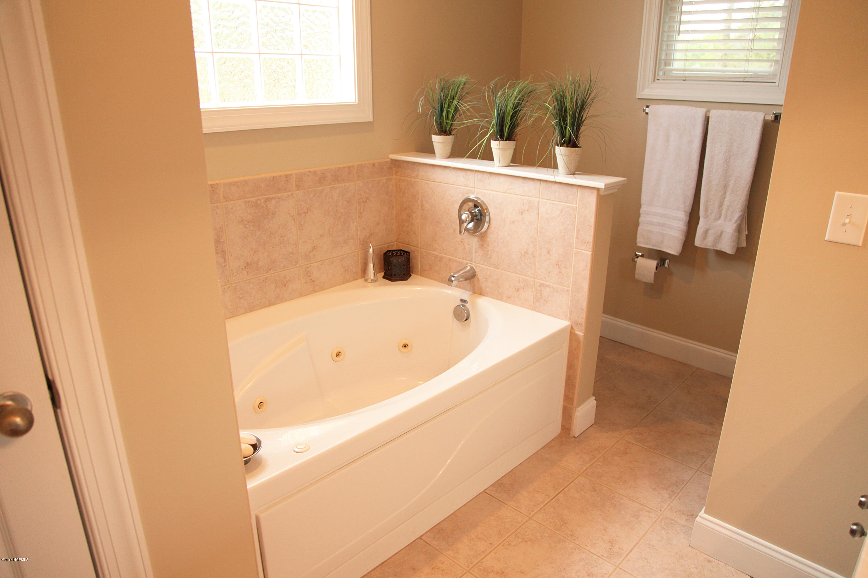 840 Washington Acres Road Hampstead, NC 28443 - Photo 16 of 30 masterbath2