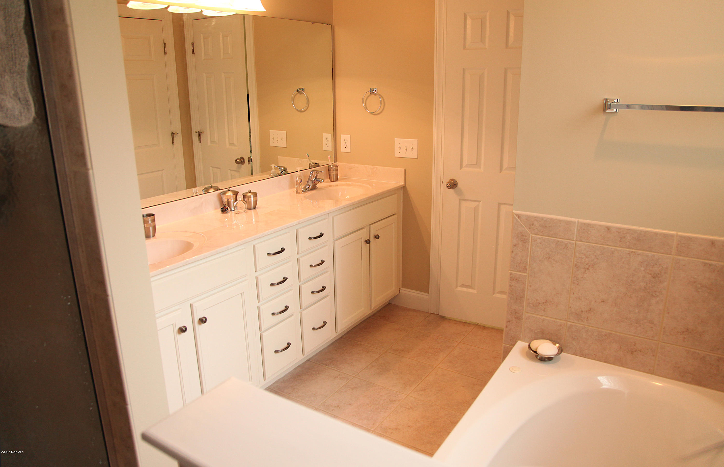 840 Washington Acres Road Hampstead, NC 28443 - Photo 18 of 30 masterbath4