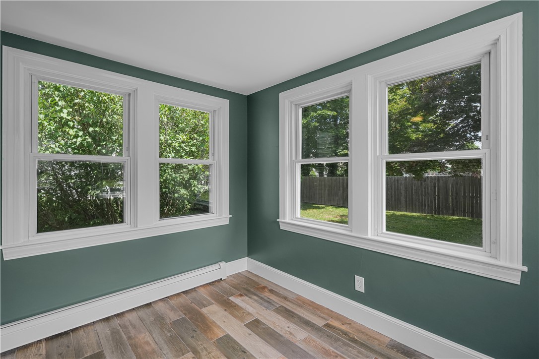 14 Gladding Street Bristol, RI 02809 - Photo 13 of 37