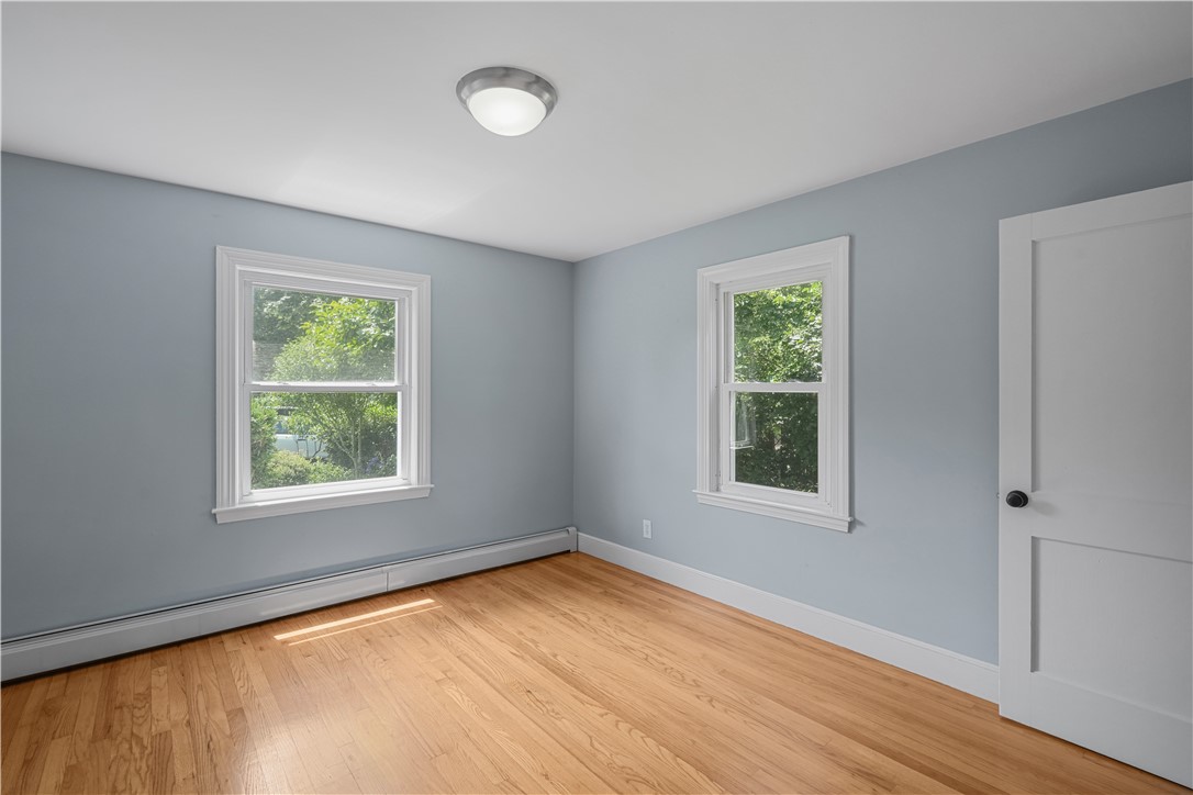 14 Gladding Street Bristol, RI 02809 - Photo 15 of 37