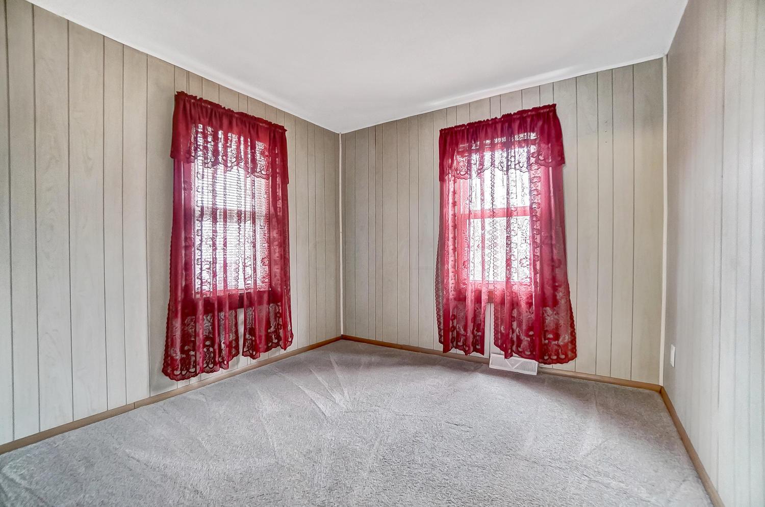 1136 Hilock Road Columbus, OH 43207 - Photo 10 of 24 Gallery Image 10