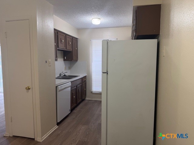 903 South Magnolia Avenue, Unit 9 Luling, TX 78648 - Photo 11 of 14