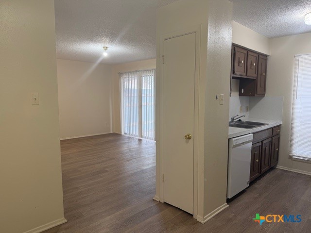 903 South Magnolia Avenue, Unit 9 Luling, TX 78648 - Photo 2 of 14