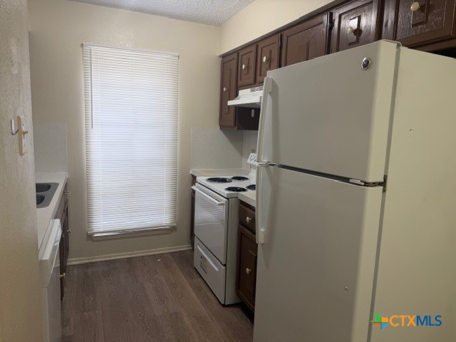 903 South Magnolia Avenue, Unit 9 Luling, TX 78648 - Photo 5 of 14