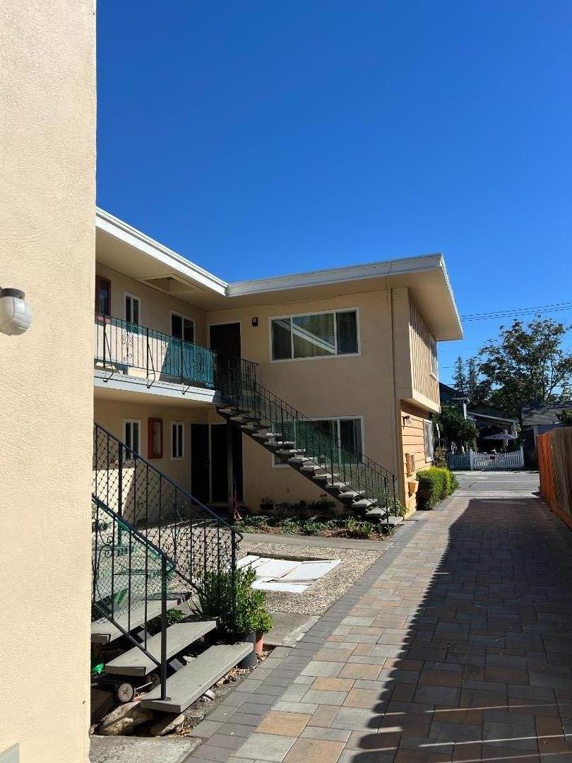 431 East St John Street San Jose, CA 95112 - Photo 2 of 32 a view of a house with a patio
