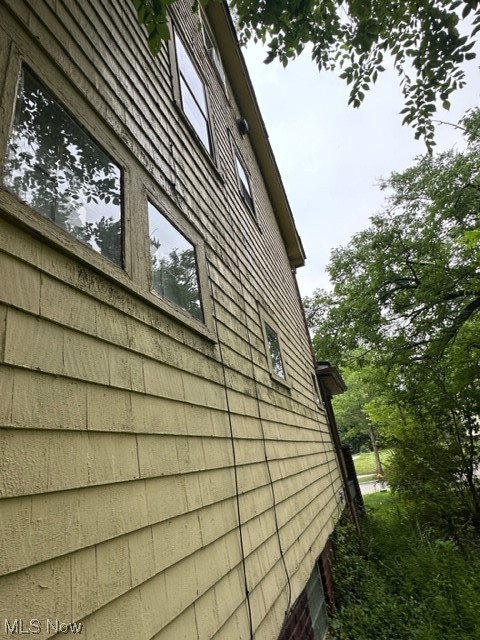 920 Yellowstone Road Cleveland Heights, OH 44121 - Photo 32 of 33 View of side of property