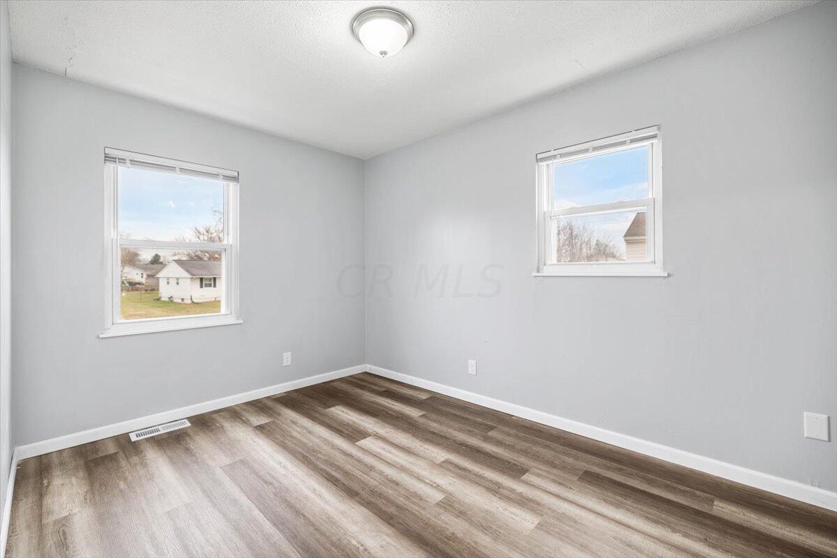 5226 Edgeview Road Columbus, OH 43207 - Photo 15 of 25 14-Bedroom 3-5226 Edgeview Rd -018