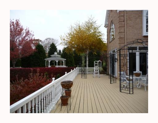 119 Justabout Road Venetia, PA 15367 - Photo 4 of 18 Patio/Deck.