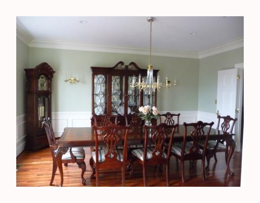 119 Justabout Road Venetia, PA 15367 - Photo 9 of 18 Dining Room.