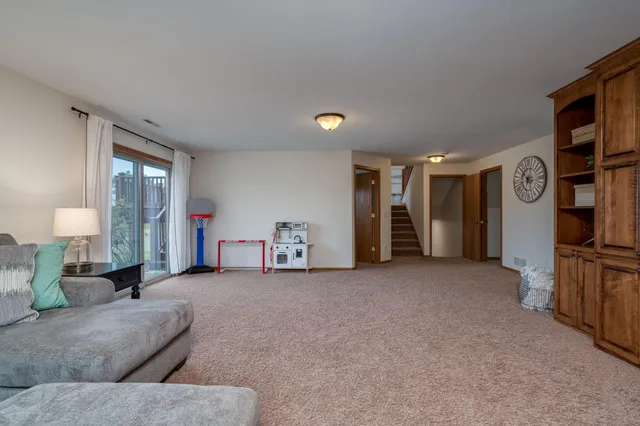 $539,900 | 320 Grovebrook Court, Mankato, MN 56001