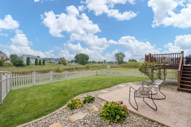 $539,900 | 320 Grovebrook Court, Mankato, MN 56001