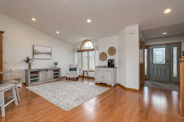 $539,900 | 320 Grovebrook Court, Mankato, MN 56001