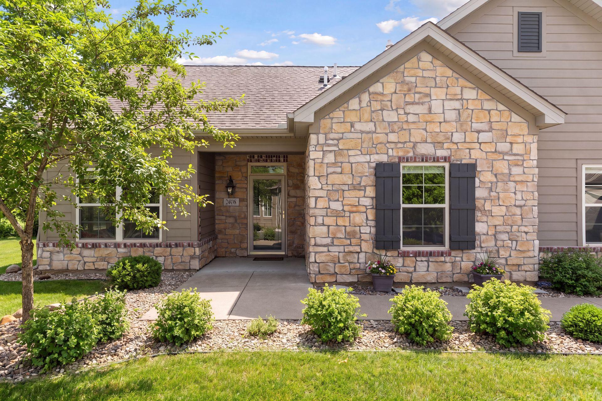 24098 Rivers Edge Road Rogers, MN 55374 - Photo 4 of 55