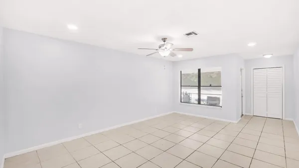 $2,300 | 7106 Northwest 80th Avenue, Tamarac, FL 33321
