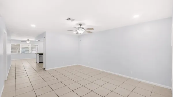 $2,300 | 7106 Northwest 80th Avenue, Tamarac, FL 33321