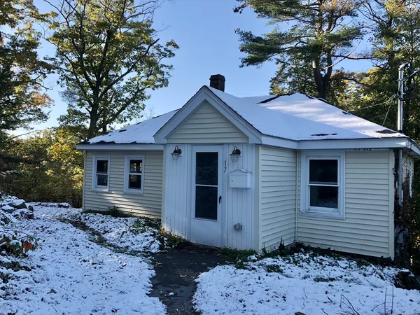$2,400 | 17 Lyndale Avenue, Gloucester, MA 01930