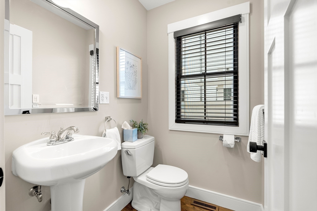 20 Plain Street Boston, MA 02122 - Photo 7 of 31