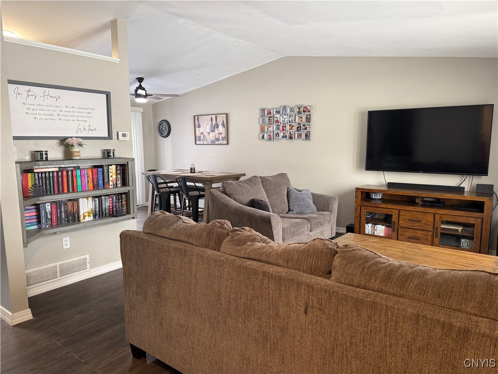 5976 Darby Road Cicero, NY 13039 - Photo 5 of 29