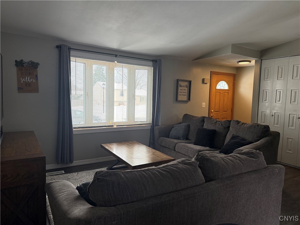 5976 Darby Road Cicero, NY 13039 - Photo 6 of 29