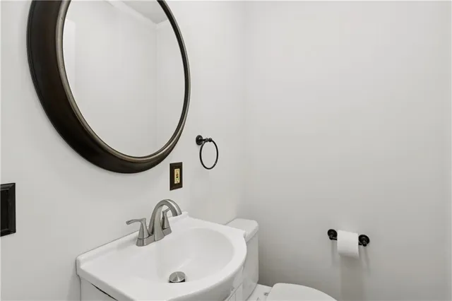 $339,000 | 7620 Grand Avenue, Kansas City, MO 64114