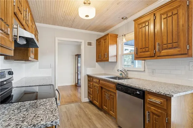 $339,000 | 7620 Grand Avenue, Kansas City, MO 64114