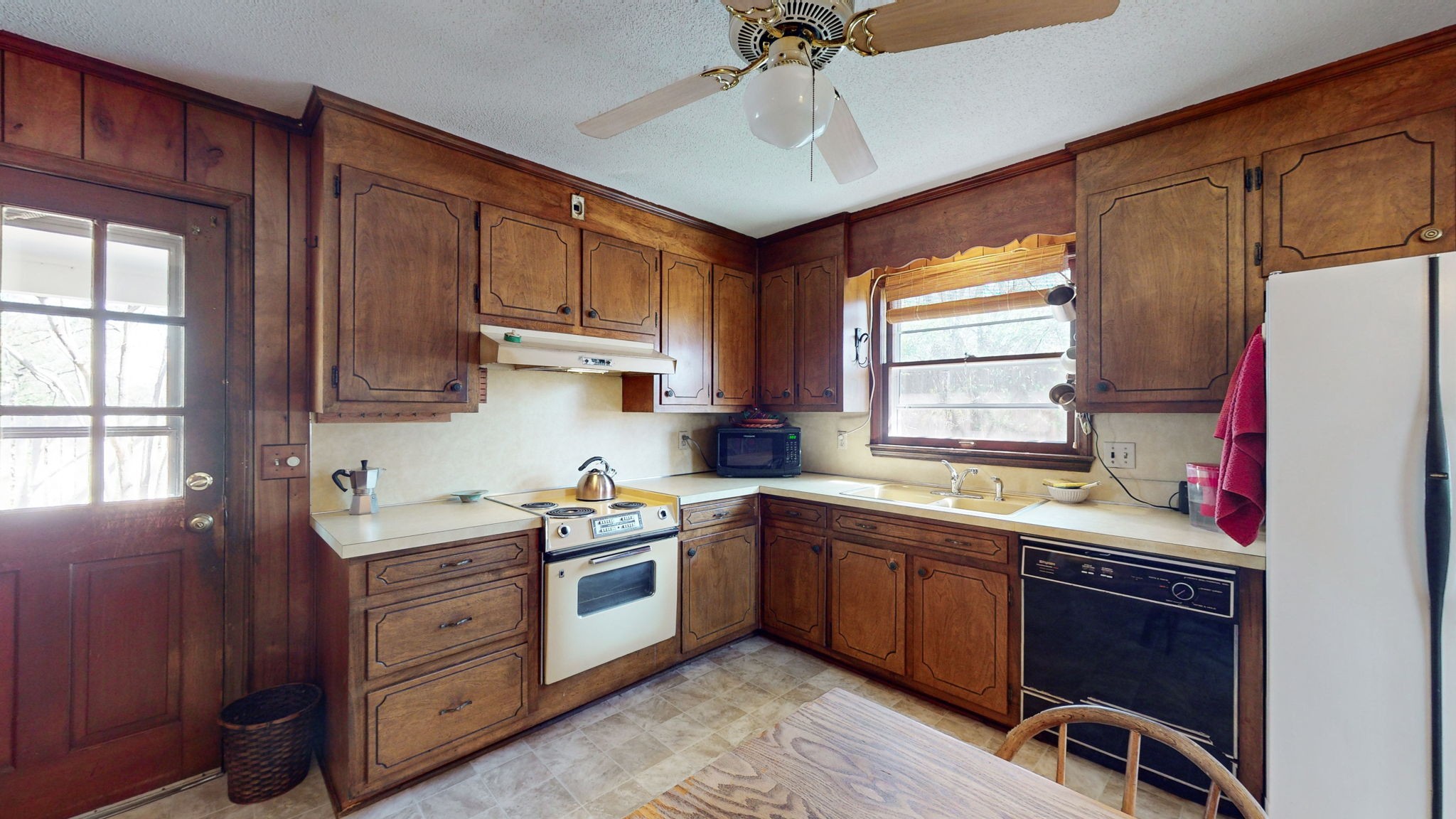 1510 Avon Road Murfreesboro, TN 37129 - Photo 10 of 35 a kitchen with a sink stove and cabinets