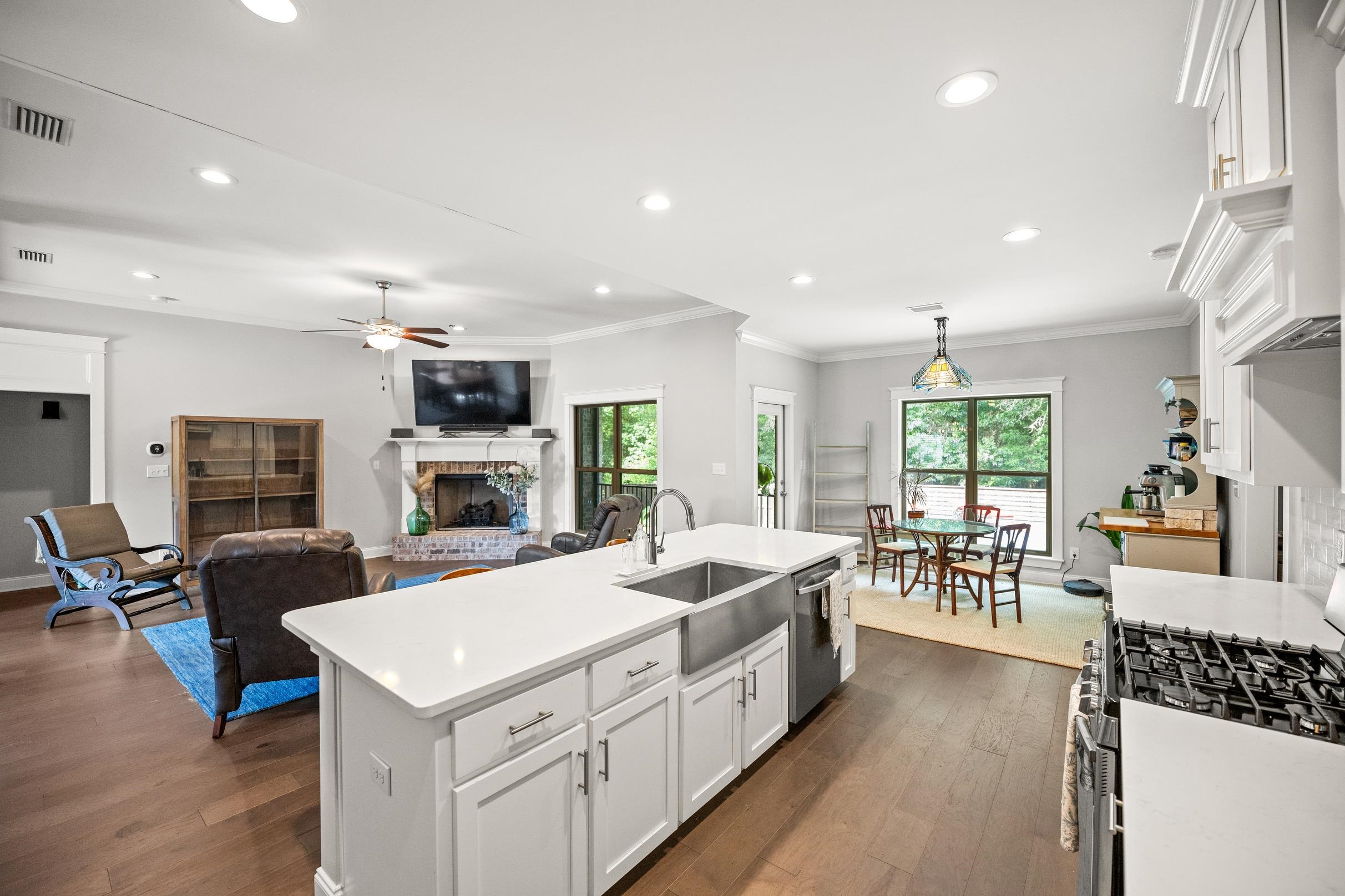 335 Garrison Boulevard Fairhope, AL 36532 - Photo 7 of 53 Kitchen