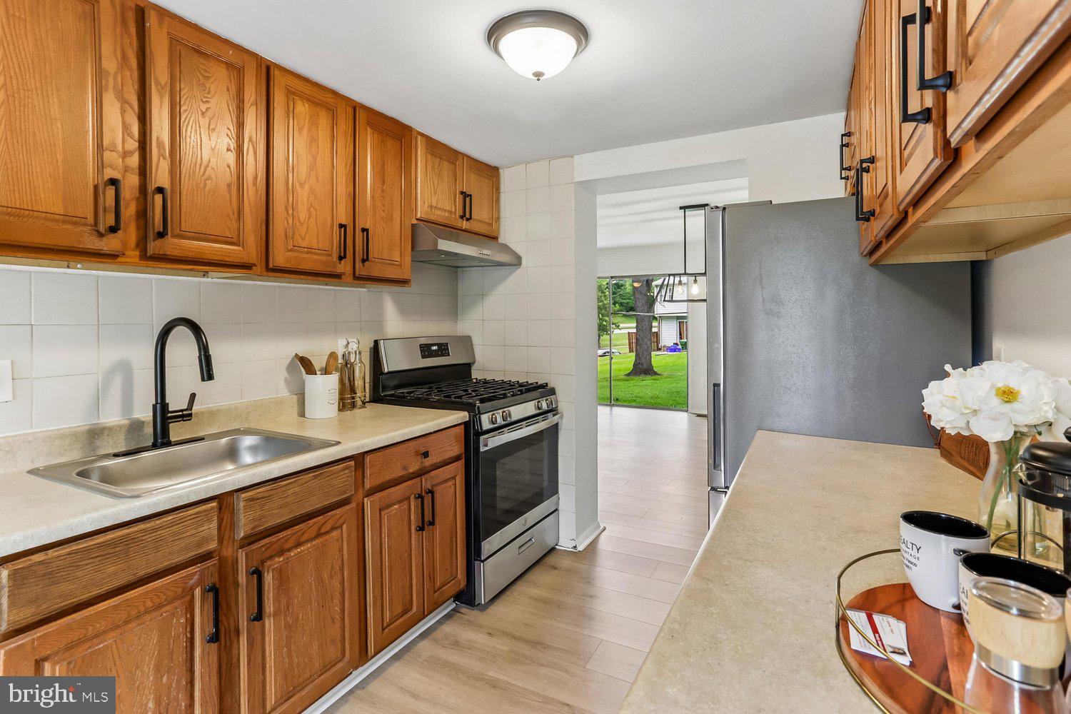11191 Columbia Pike, Unit 41 Silver Spring, MD 20901 - Photo 15 of 52 Kitchen