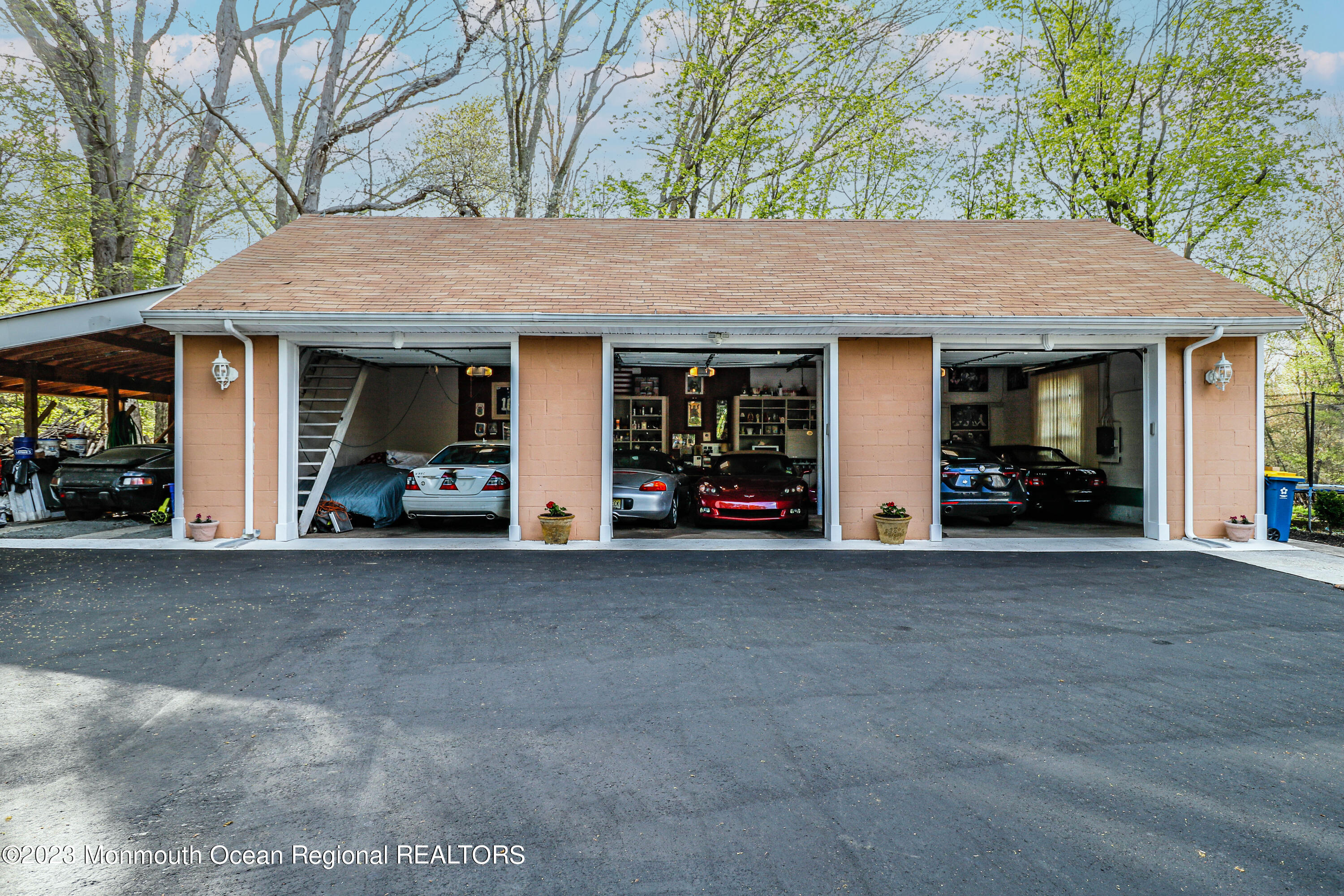 2 Agress Road Millstone Township, NJ 08535 - Photo 40 of 43 Garages